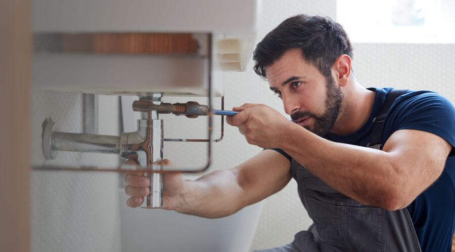 Professional water heater installation services in Vanderbilt, TX